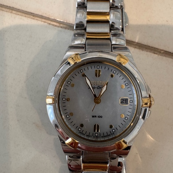 Citizen Eco-Drive Gold and Silver Smartwatch - Picture 4 of 6